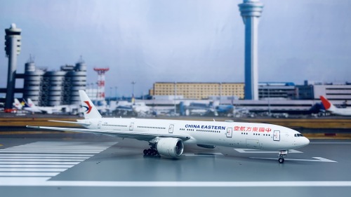 Aviation400 1:400 Boeing 777-300ER China Eastern 中国东方航空