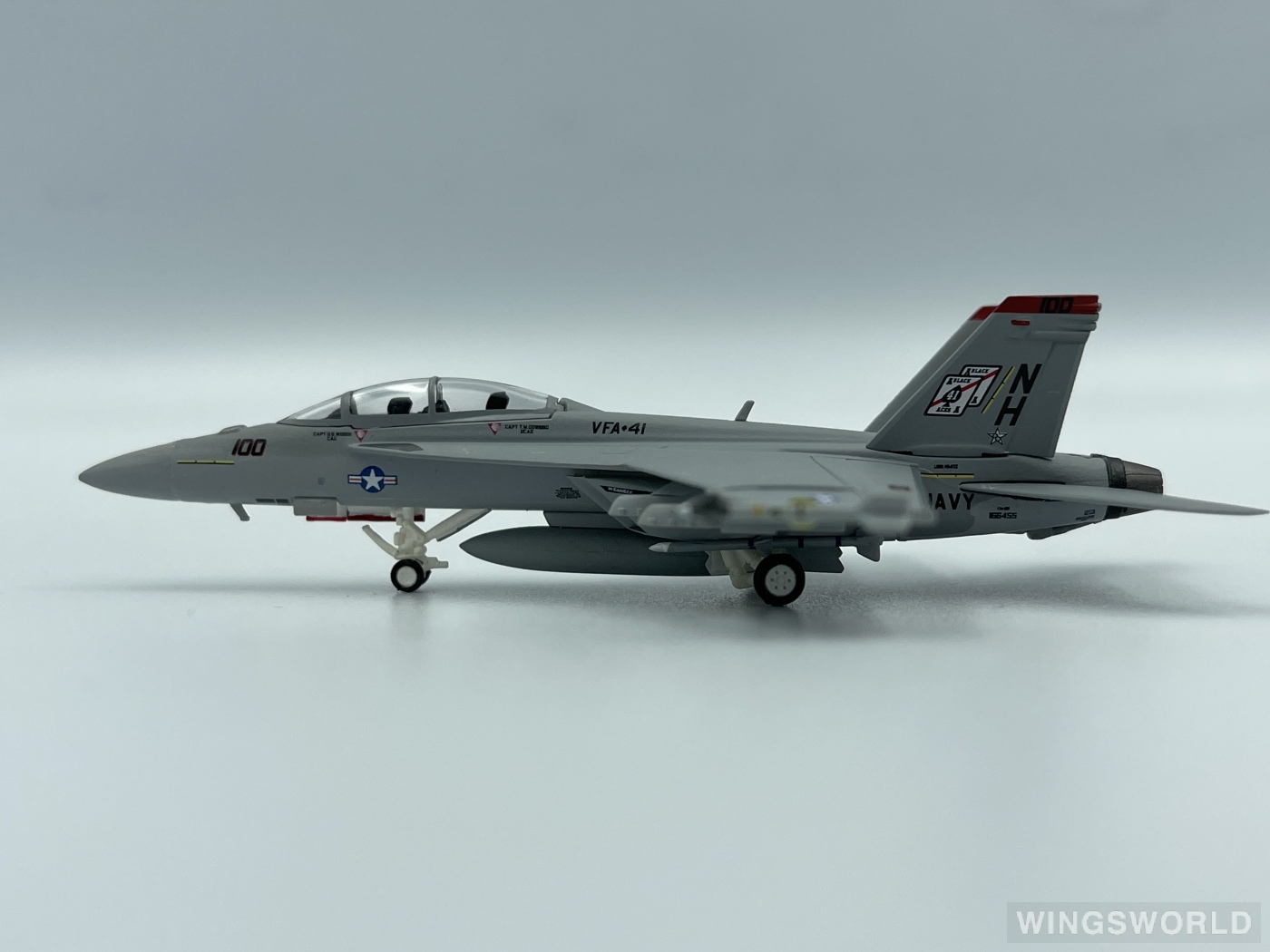 Hogan 1:200 HG6160 U.S. Navy 美国海军 McDonnell Douglas F/A-18 166455