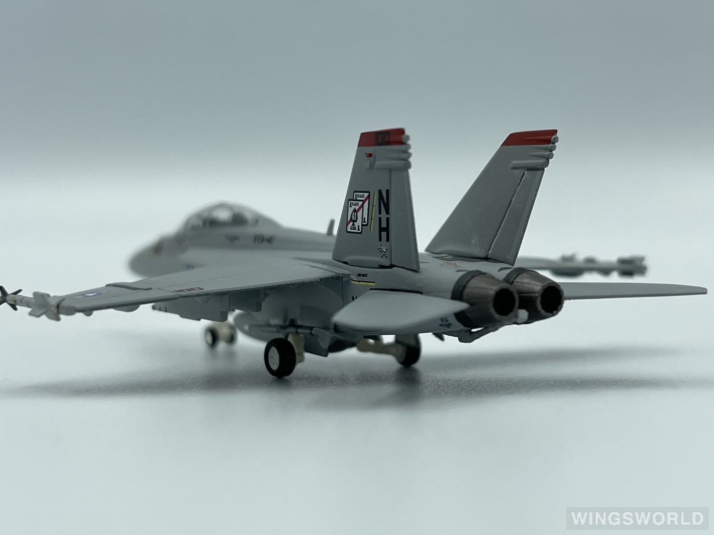 Hogan 1:200 HG6160 U.S. Navy 美国海军 McDonnell Douglas F/A-18 166455