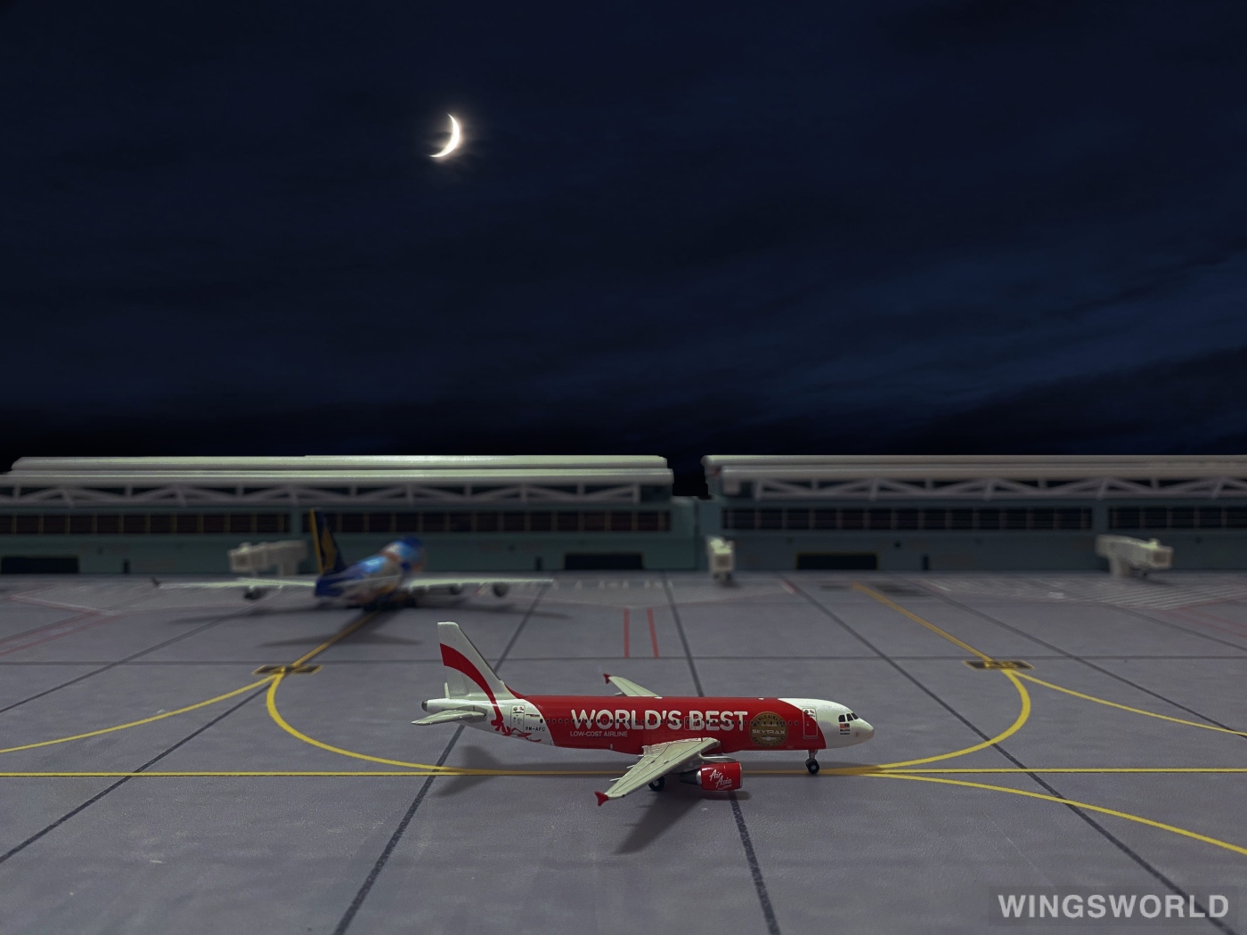 Phoenix 1:400 PH10336 AirAsia 亚洲航空 Airbus A320 9M-AFC