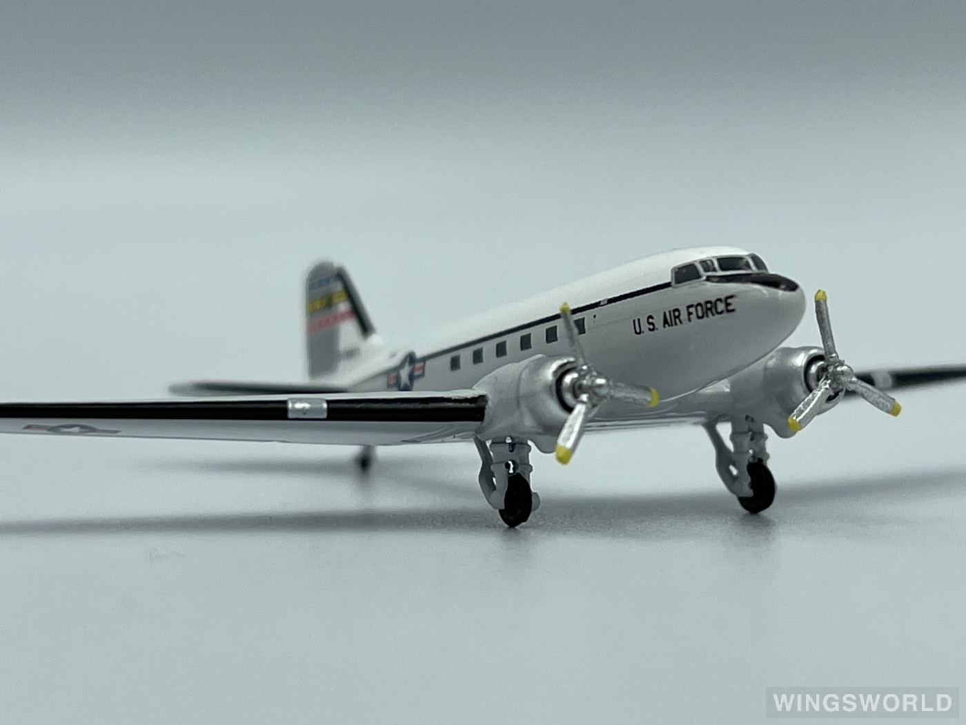 AeroClassics 1:400 ACMC002 USAF 美国空军 Douglas DC-3 0-76671
