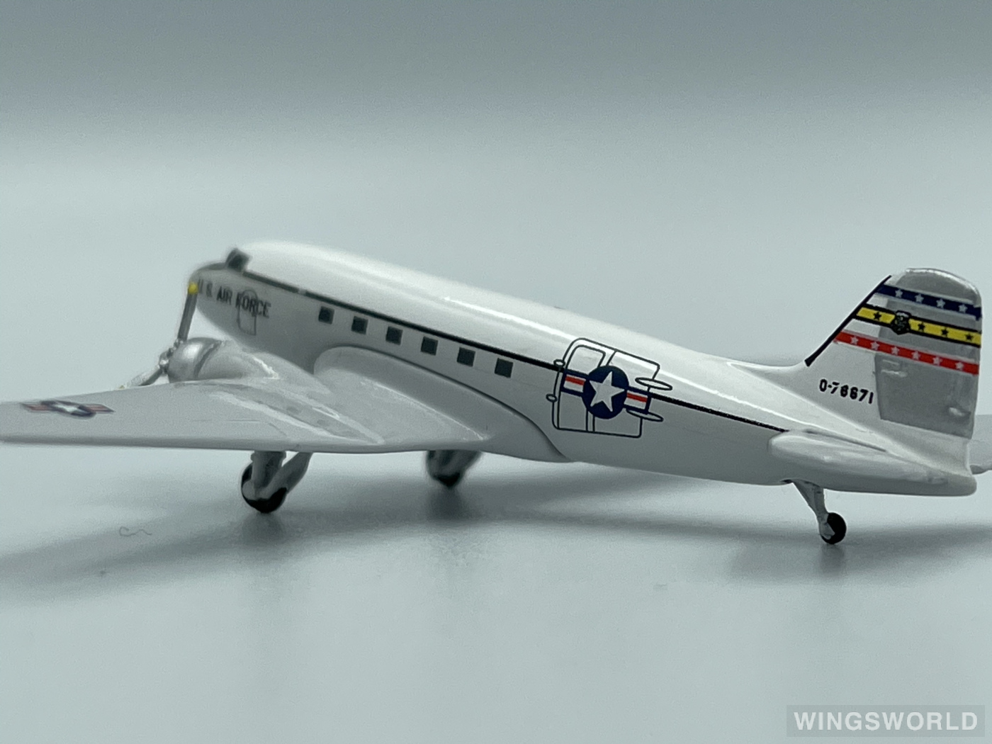 AeroClassics 1:400 ACMC002 USAF 美国空军 Douglas DC-3 0-76671