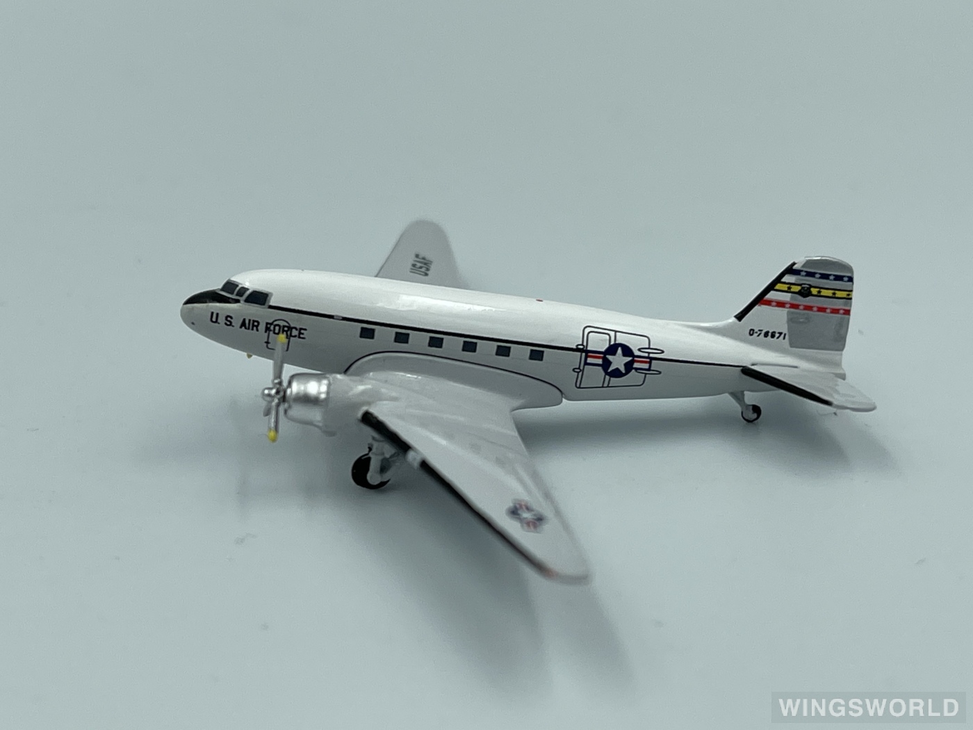AeroClassics 1:400 ACMC002 USAF 美国空军 Douglas DC-3 0-76671