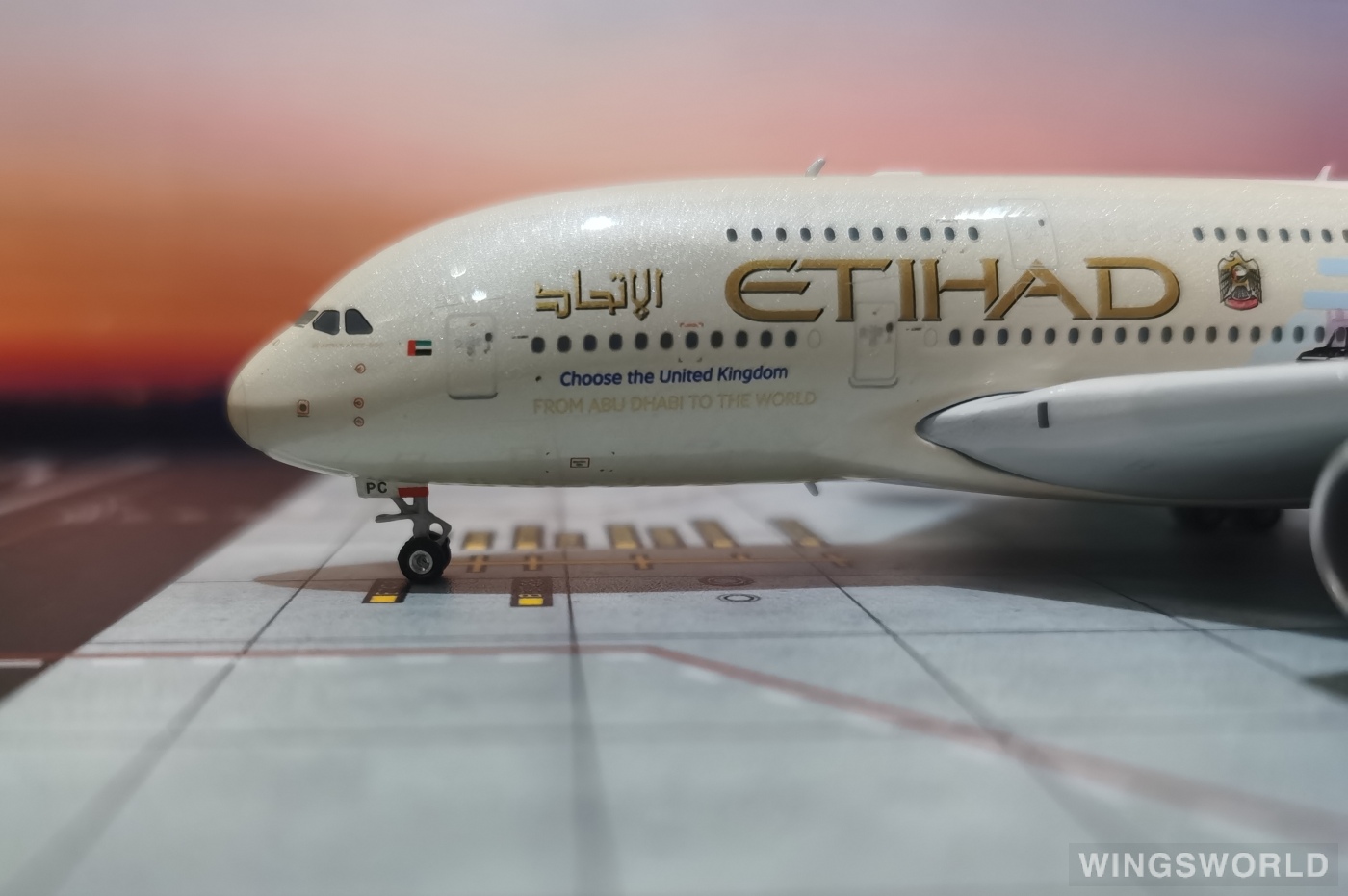 Phoenix 1:400 PH04316 Etihad Airways 阿提哈德航空 Airbus A380-800 A6-APC