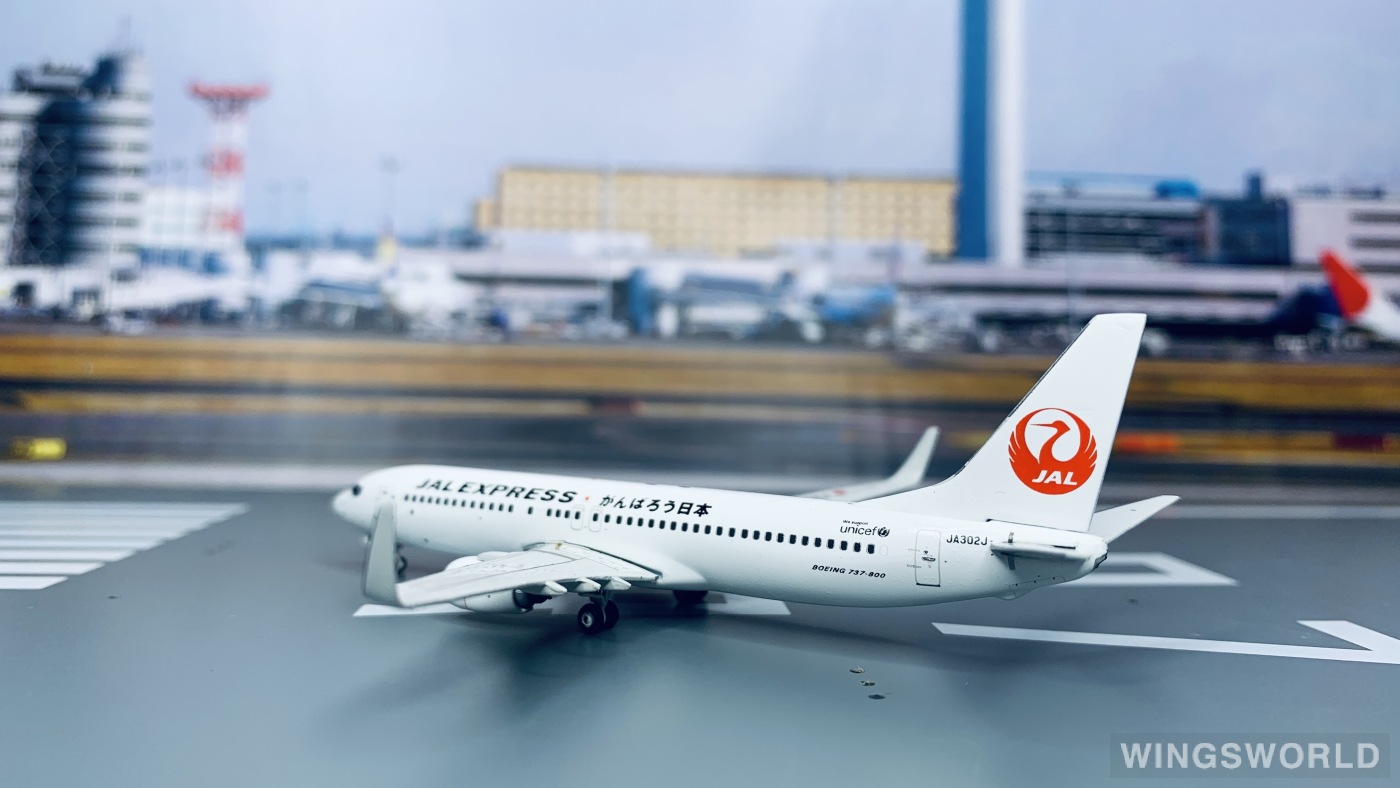 Phoenix 1:400 PH10610 Japan Airlines 日本航空 Boeing 737-800 JA302J