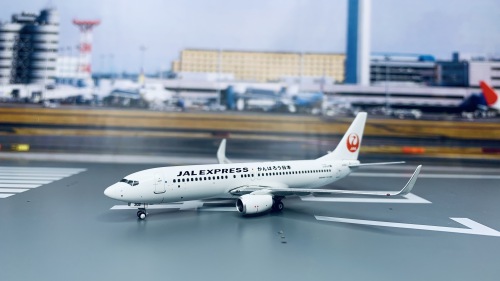 Phoenix JAL 日本航空 B737-800 JA317J 1/400 Phoenix JAL 日本航空 B737-800 JA317J 1/400 1:400 Phoenix