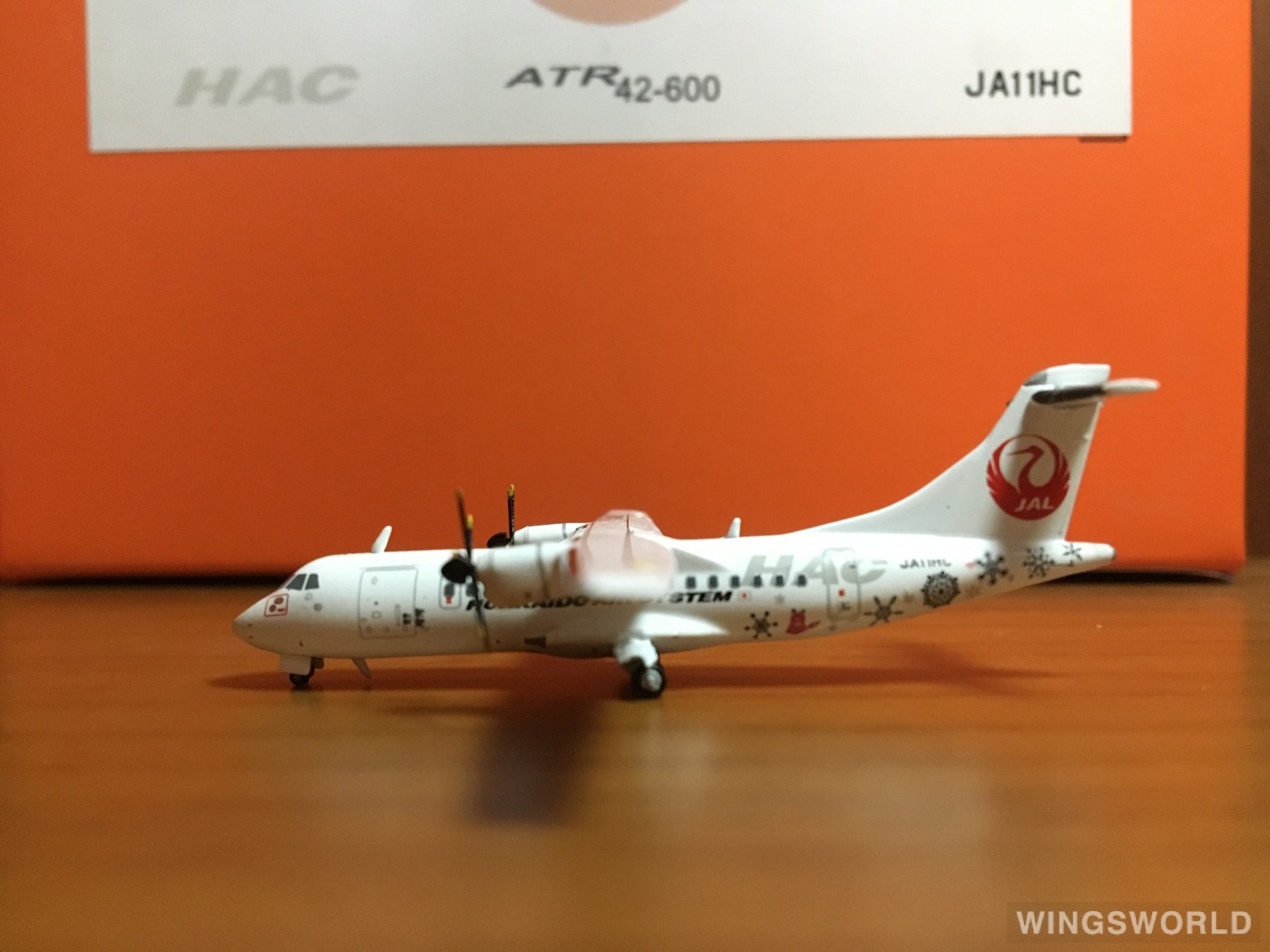 JC Wings 1:400 EW4AT4001 Hokkaido Air System 北海道空中系统 ATR 42 JA11HC