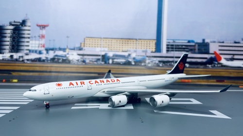 Air Canada 加拿大航空 Airbus A340-500 C-GKOM 1990s colors. 55584 Dragon Models 1:400