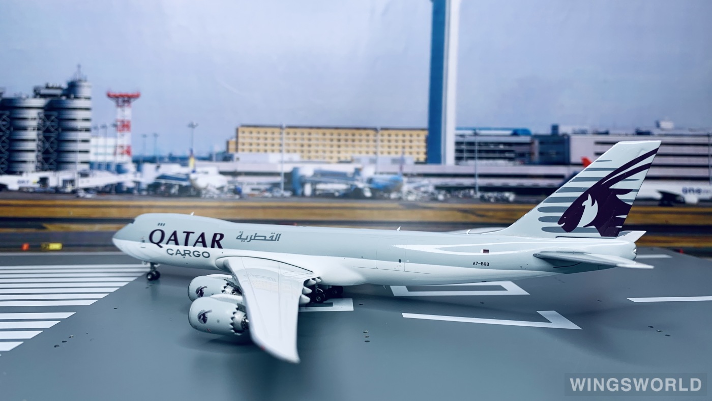 Phoenix 1:400 PH04159 Qatar 卡塔尔航空 Boeing 747-8F A7-BGB