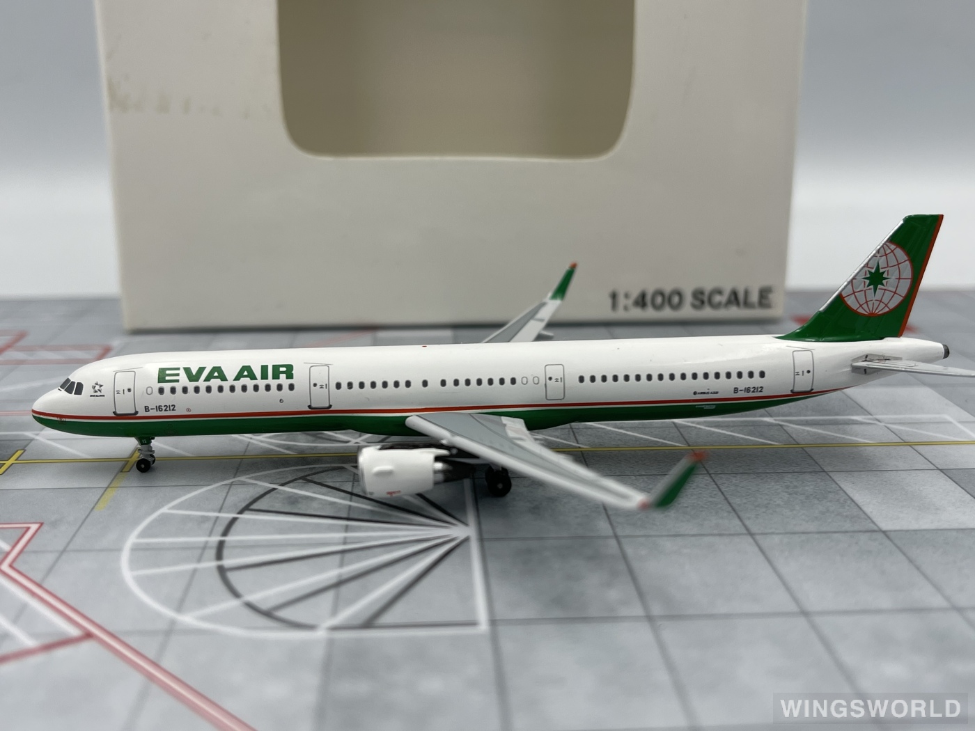 AeroClassics 1:400 AC4B16212 EVA Air 长荣航空 Airbus A321 B-16212