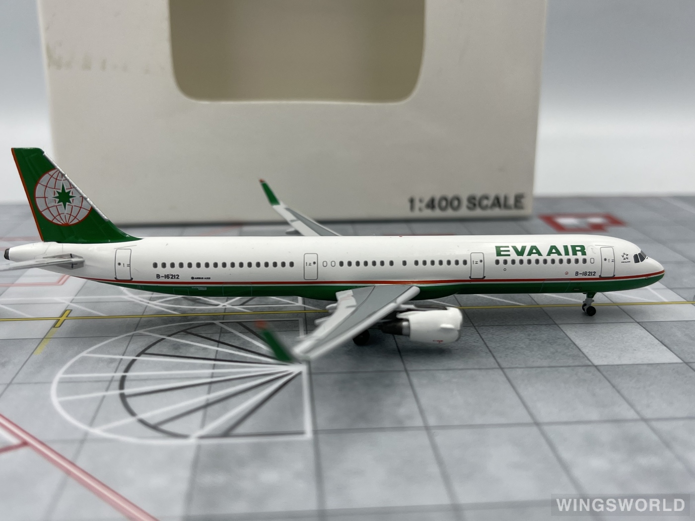 AeroClassics 1:400 AC4B16212 EVA Air 长荣航空 Airbus A321 B-16212