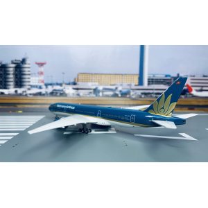 Vietnam Airlines 越南航空 Boeing 777-200ER VN-A143  PH11074 Phoenix 1:400
