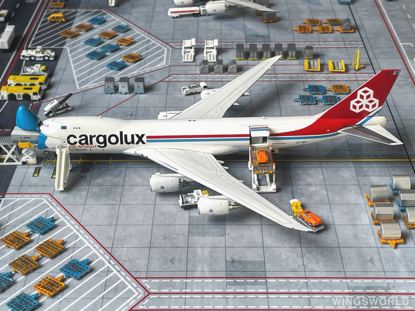 Geminijets 1:400 GJCLX1954 Cargolux 卢森堡货运航空 Boeing 747-8F LX-VCF