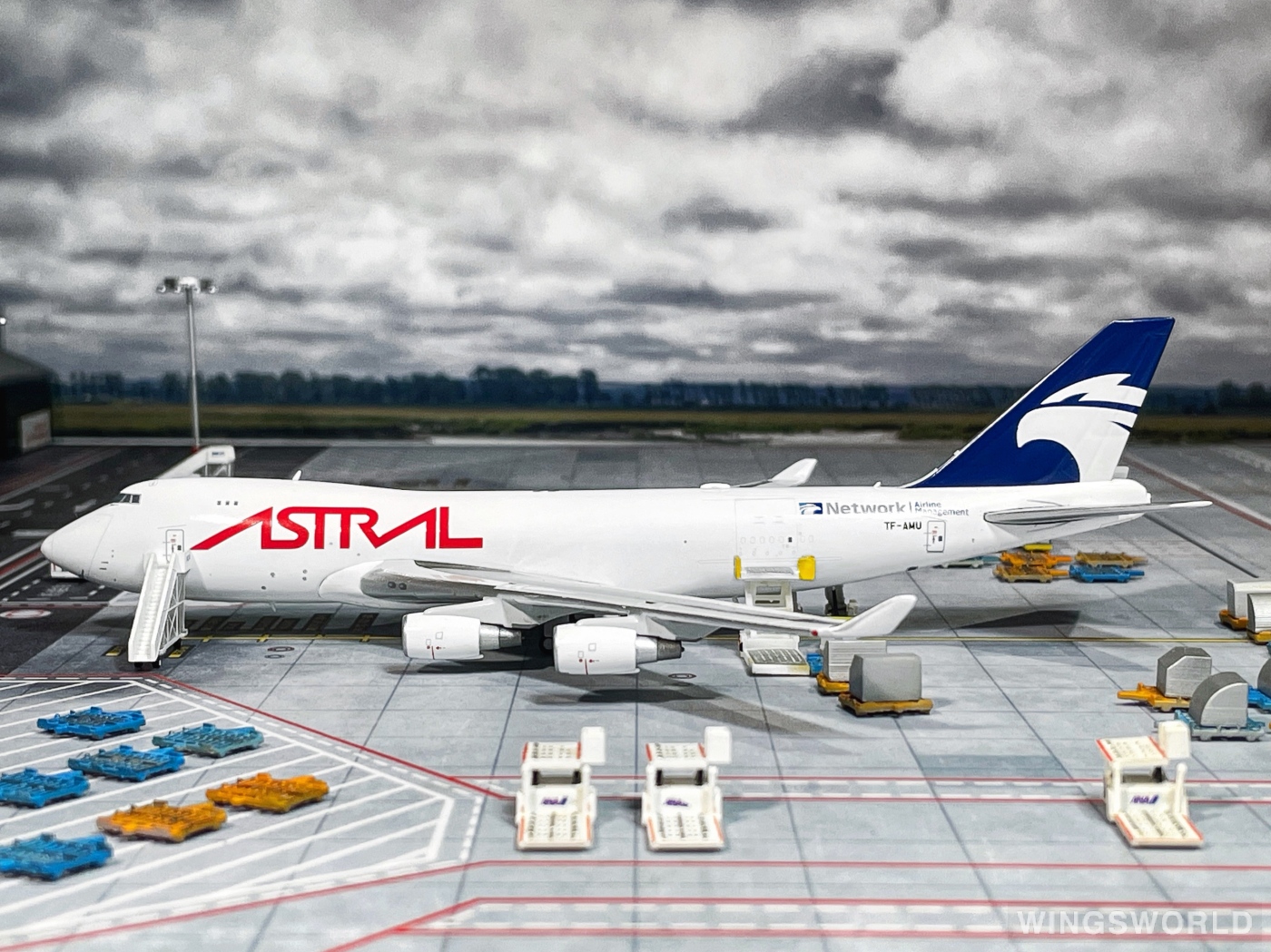 JC Wings 1:400 XX4440 Astral Aviation 星际航空 Boeing 747-400 TF-AMU