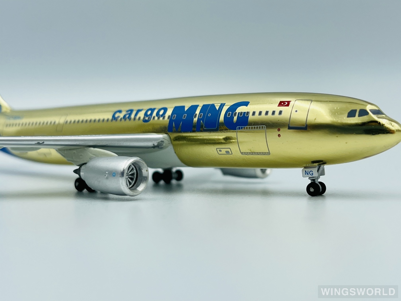 Jet-X 1:400 JX461 MNG Kargo Airbus A300B4/B2 TC-MNG