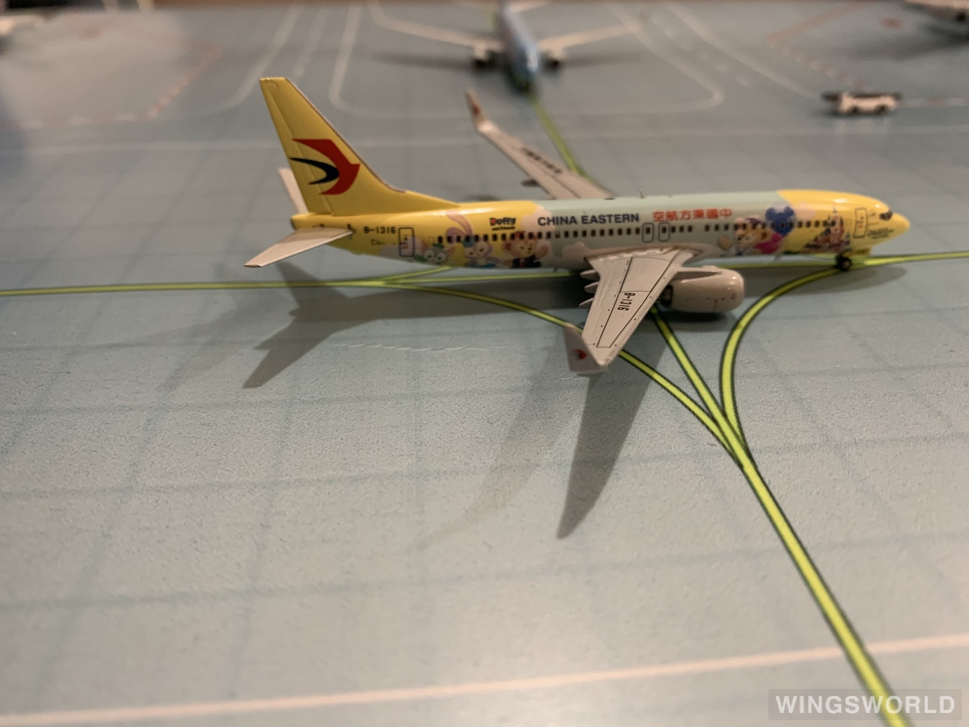 JC Wings 1:400 EW4738008 China Eastern 中国东方航空 Boeing 737-800 B-1316