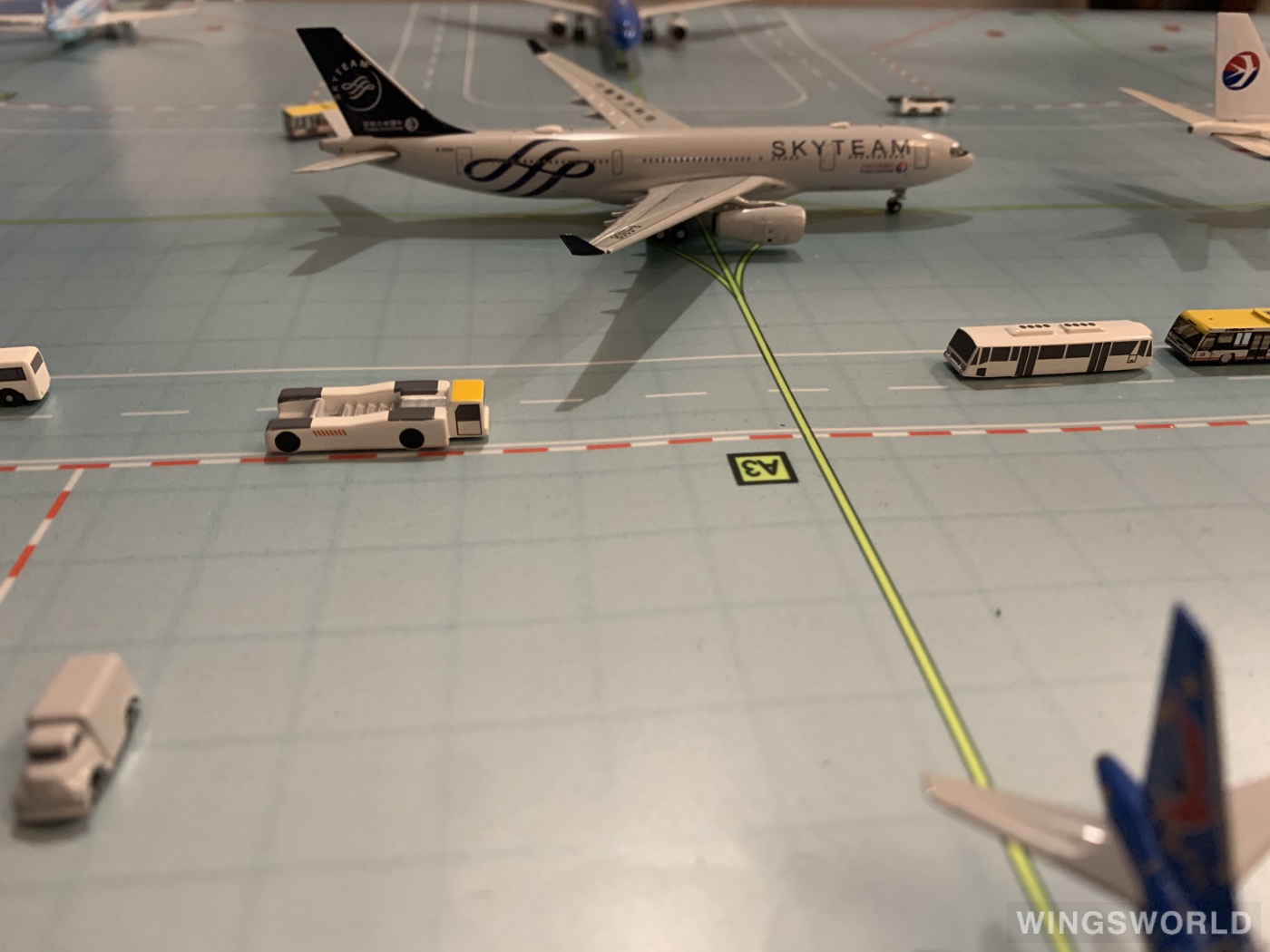 JC Wings 1:400 LH4007 China Eastern 中国东方航空 Airbus A330-200 B-5908