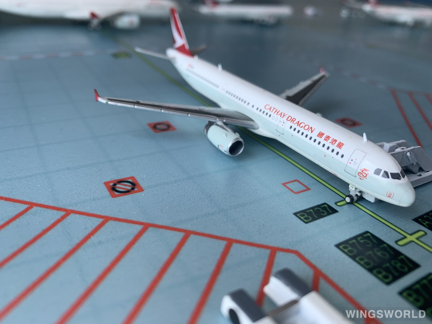 JC Wings 1:400 BBOX4007 Cathay Dragon 国泰港龙航空 Airbus A321 B-HTF
