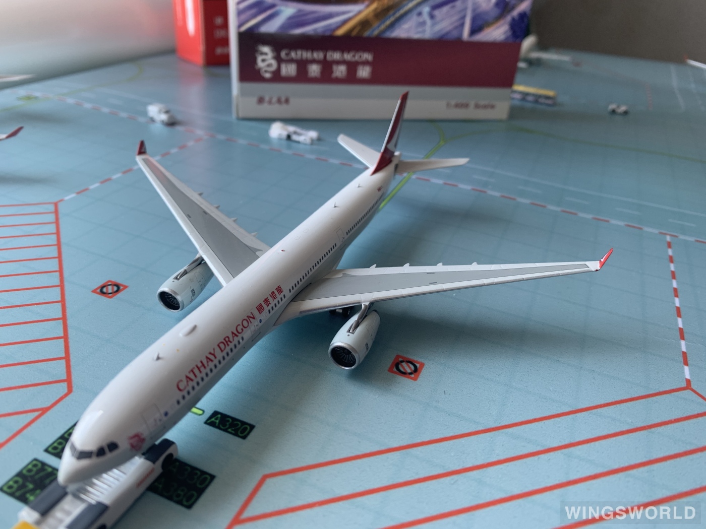 Phoenix 1:400 PH04359 Cathay Dragon 国泰港龙航空 Airbus A330-300 B-LAA
