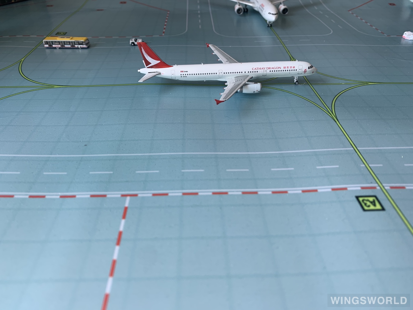 Phoenix 1:400 PH04295 Cathay Dragon 国泰港龙航空 Airbus A321 B-HTG
