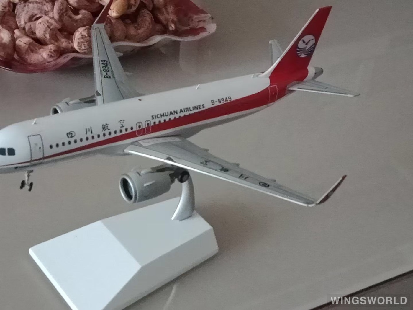 JC Wings 1:200 LH2115 Sichuan Airlines 四川航空 Airbus A320 B-8949