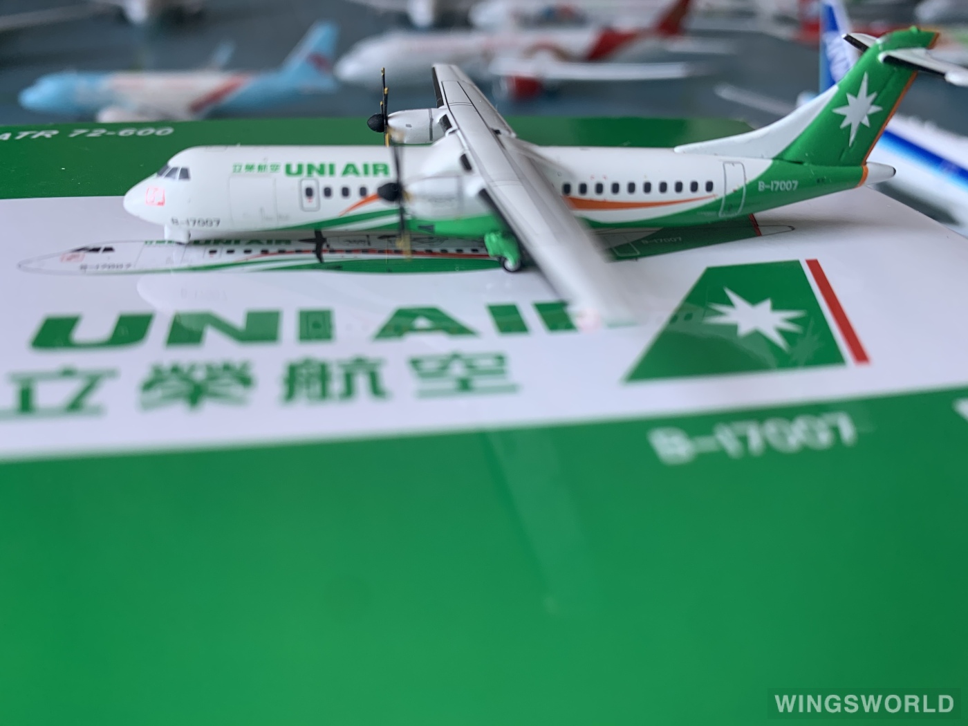 Wing出品 JC Wings ATR-72-600 ユニ・エアー（立栄航空） 新塗装 B-17007