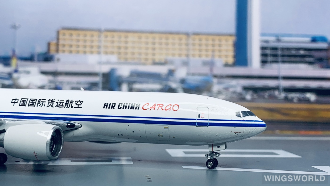 Phoenix 1:400 PH10879 Air China Cargo 中国国际货运航空 Boeing 777F B-2095