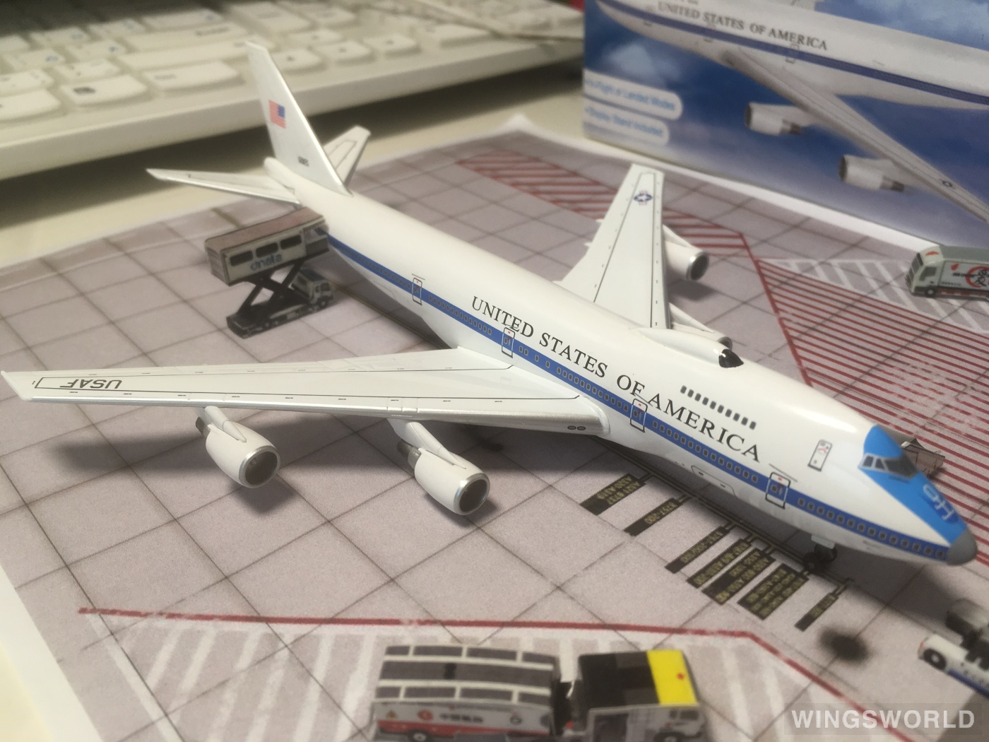 Dragon Models 1:400 56269 USAF 美国空军 Boeing E-4 75-0125