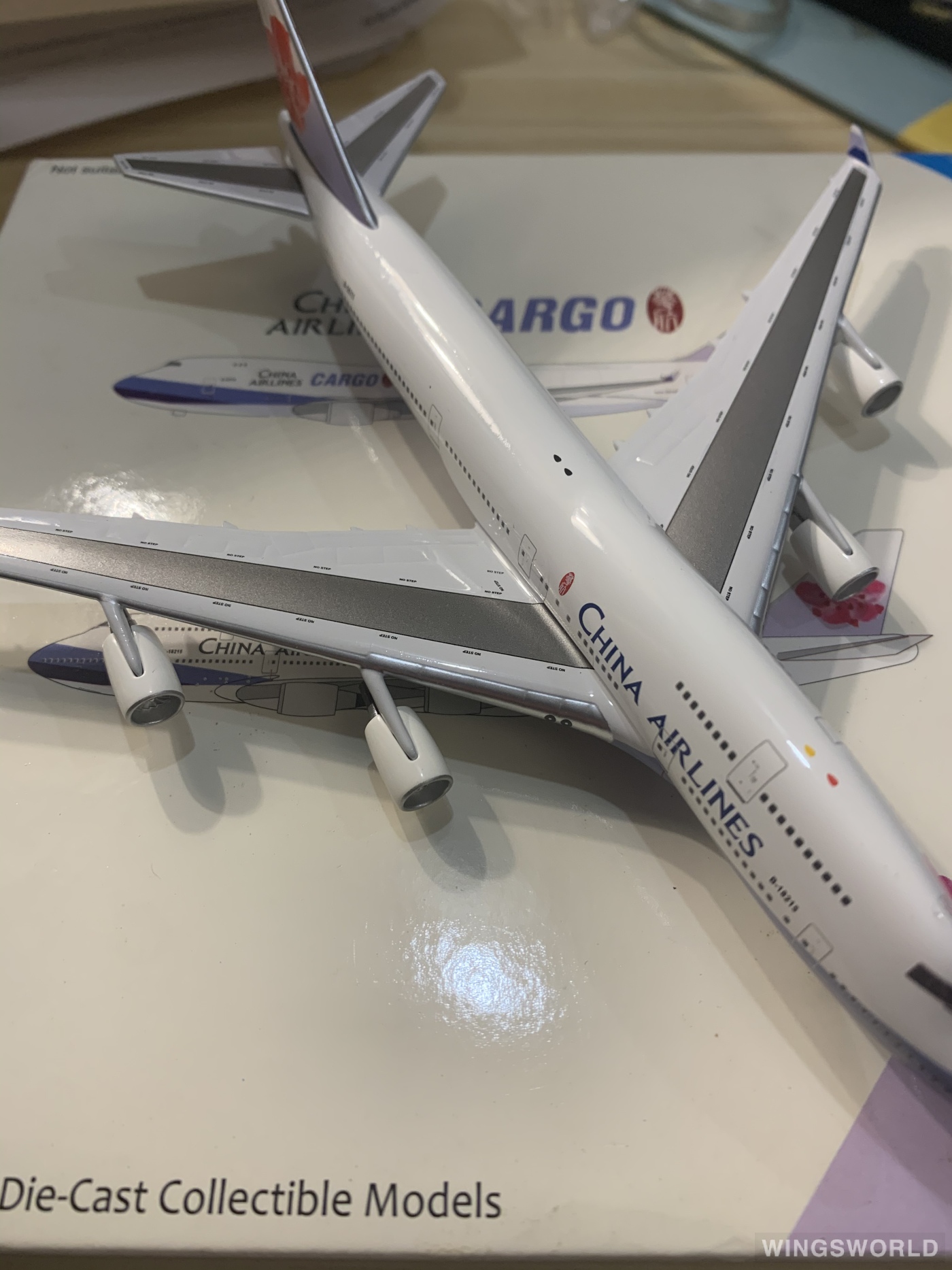 BlueAngle 1:400 JM74710 China Airlines 中华航空 Boeing 747-400 B-18215