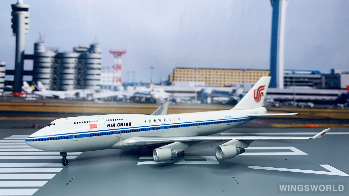 Dragon Models 1:400 55071 Air China 中国国际航空 Boeing 747-400 B-2447