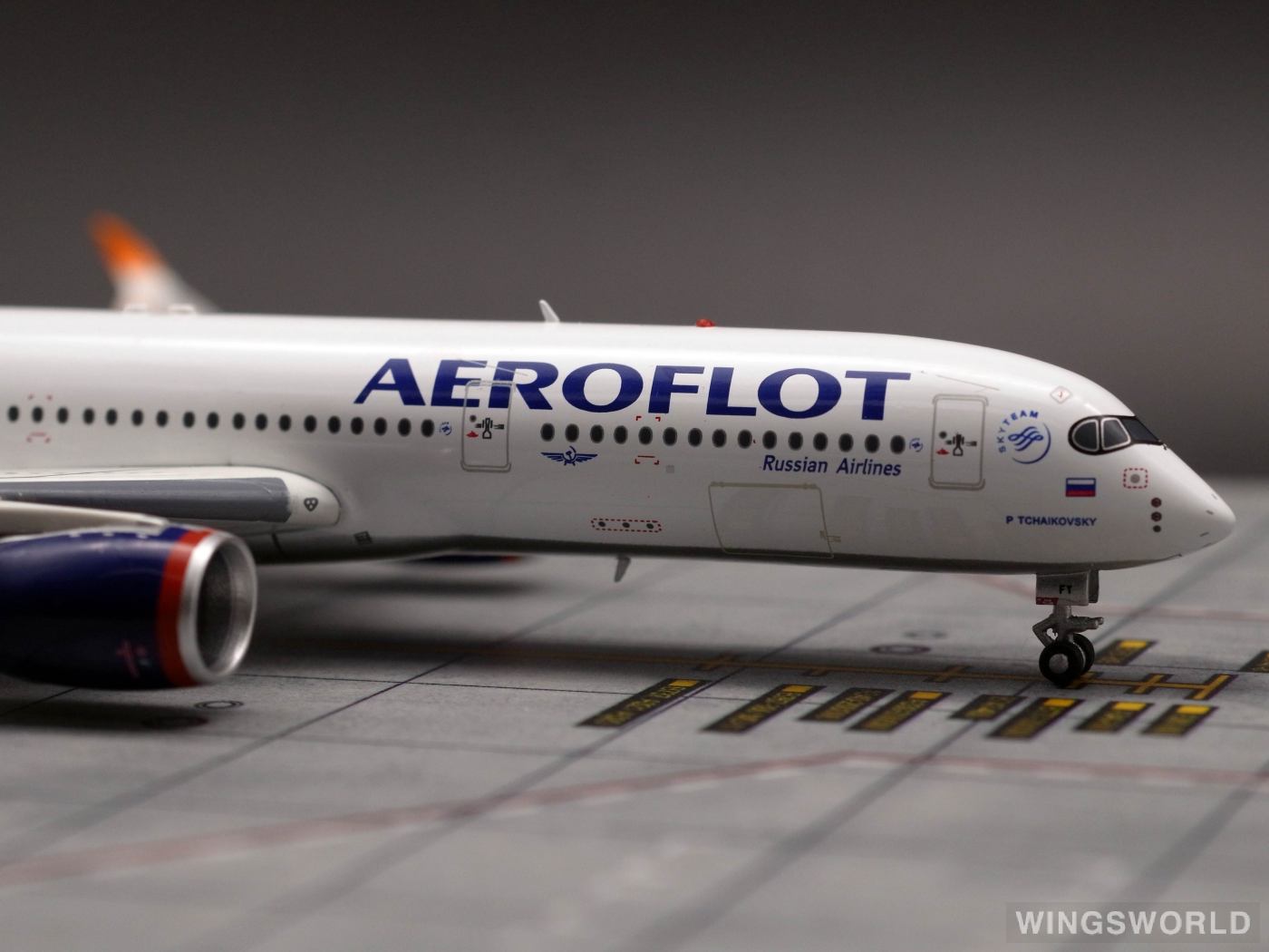 Aviation400 1:400 AV4069 Aeroflot 俄罗斯航空 Airbus A350-900 VQ-BFY
