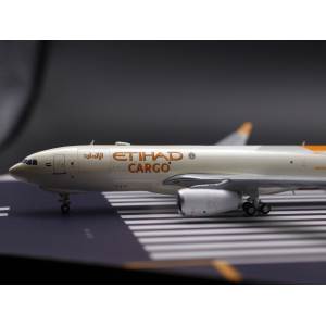 Etihad Airways 阿提哈德航空 Airbus A330-200 A6-DCE  XX4103 JC Wings 1:400
