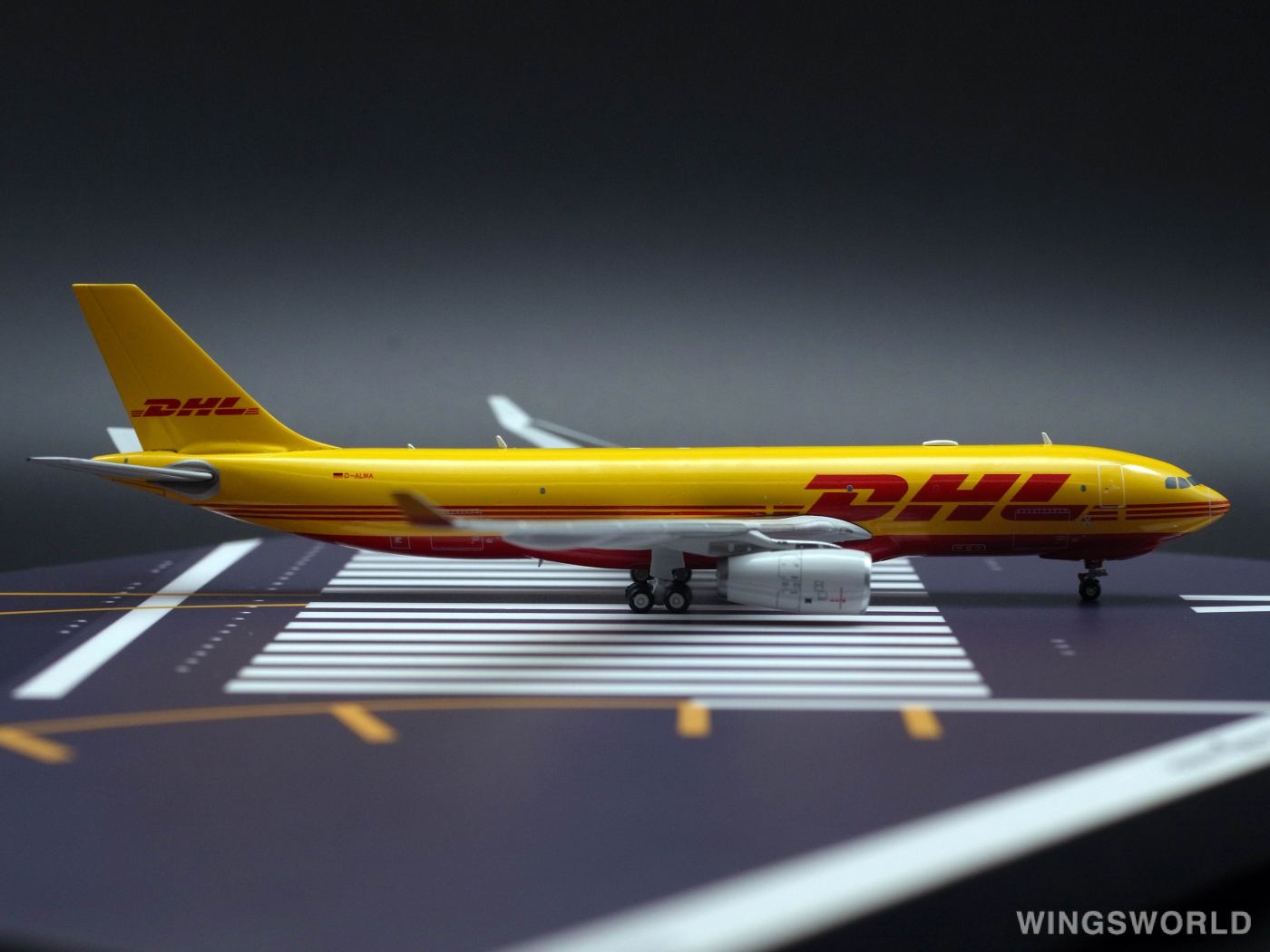 JC Wings 1:400 LH4124 DHL 敦豪 Airbus A330-200 D-ALMA