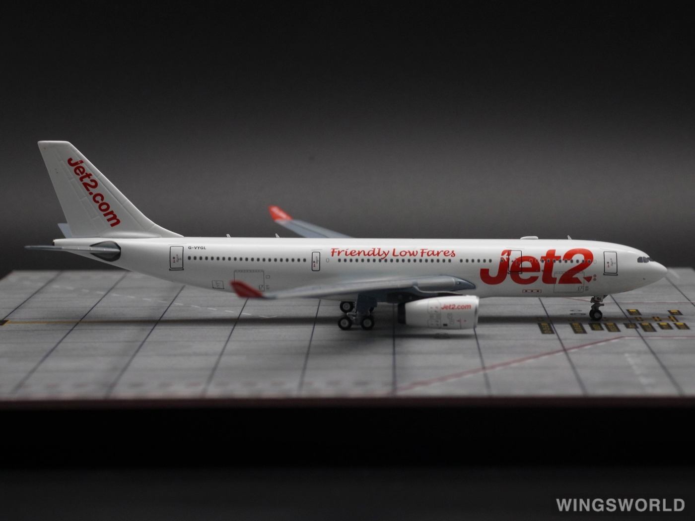 Pandamodel 1:400 19018 Jet2 Airbus A330-200 G-VYGL