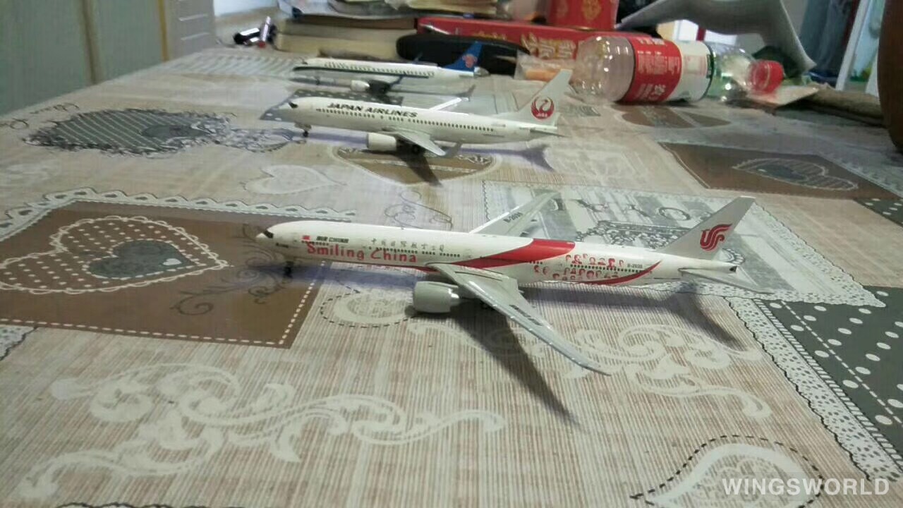 JC Wings 1:400 KD4677 Air China 中国国际航空 Boeing 777-300ER B-2035