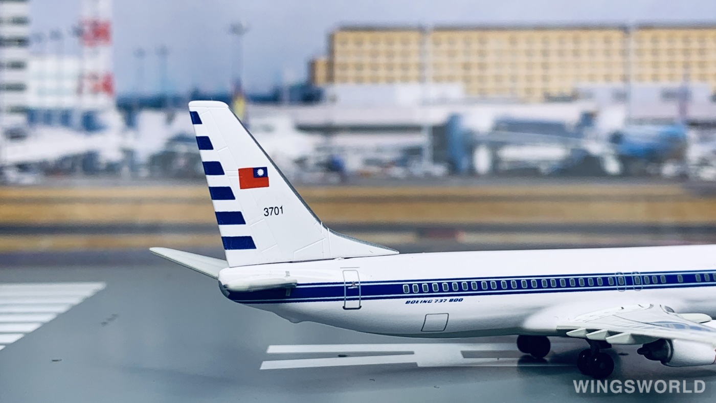 Dragon Models 1:400 55355-1 ROCAF 中国台湾空军 Boeing 737-800 3701
