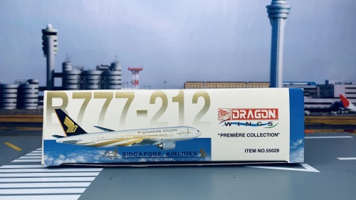 Singapore Airlines 新加坡航空 Boeing 777-200 9V-SQA 50th anniversary 55028 Dragon Models 1:400