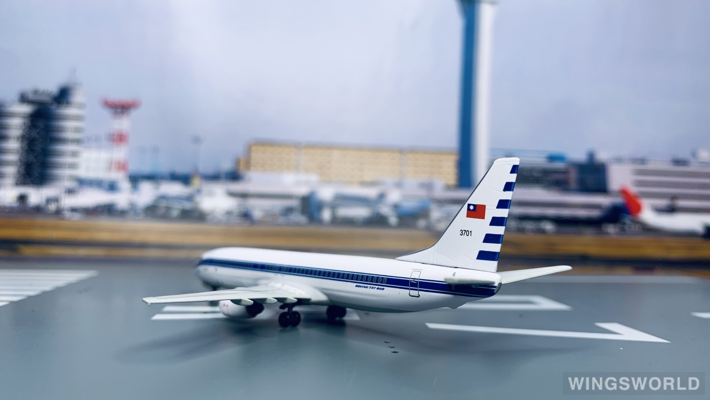 Dragon Models 1:400 55355-1 ROCAF 中国台湾空军 Boeing 737-800 3701