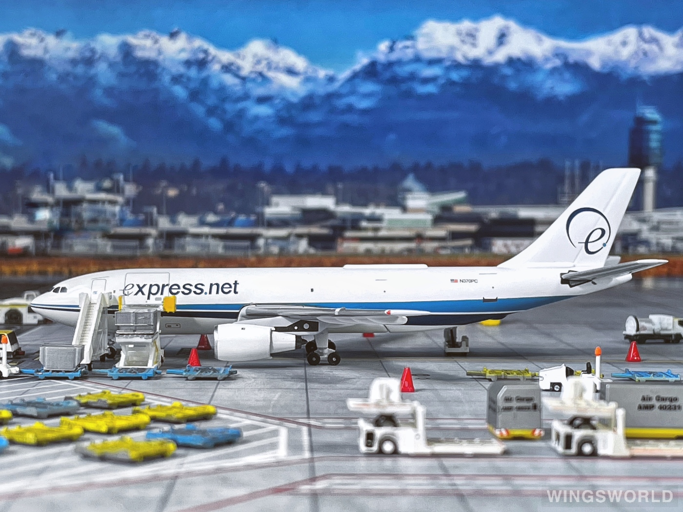 AeroClassics 1:400 ACN370PC Express.net Airlines  Airbus A300B4/B2 N370PC