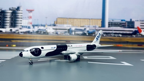 ANA 全日空 Boeing 767-300 JA606A 飞天熊猫 Live中国20周年 PH10181 Phoenix 1:400