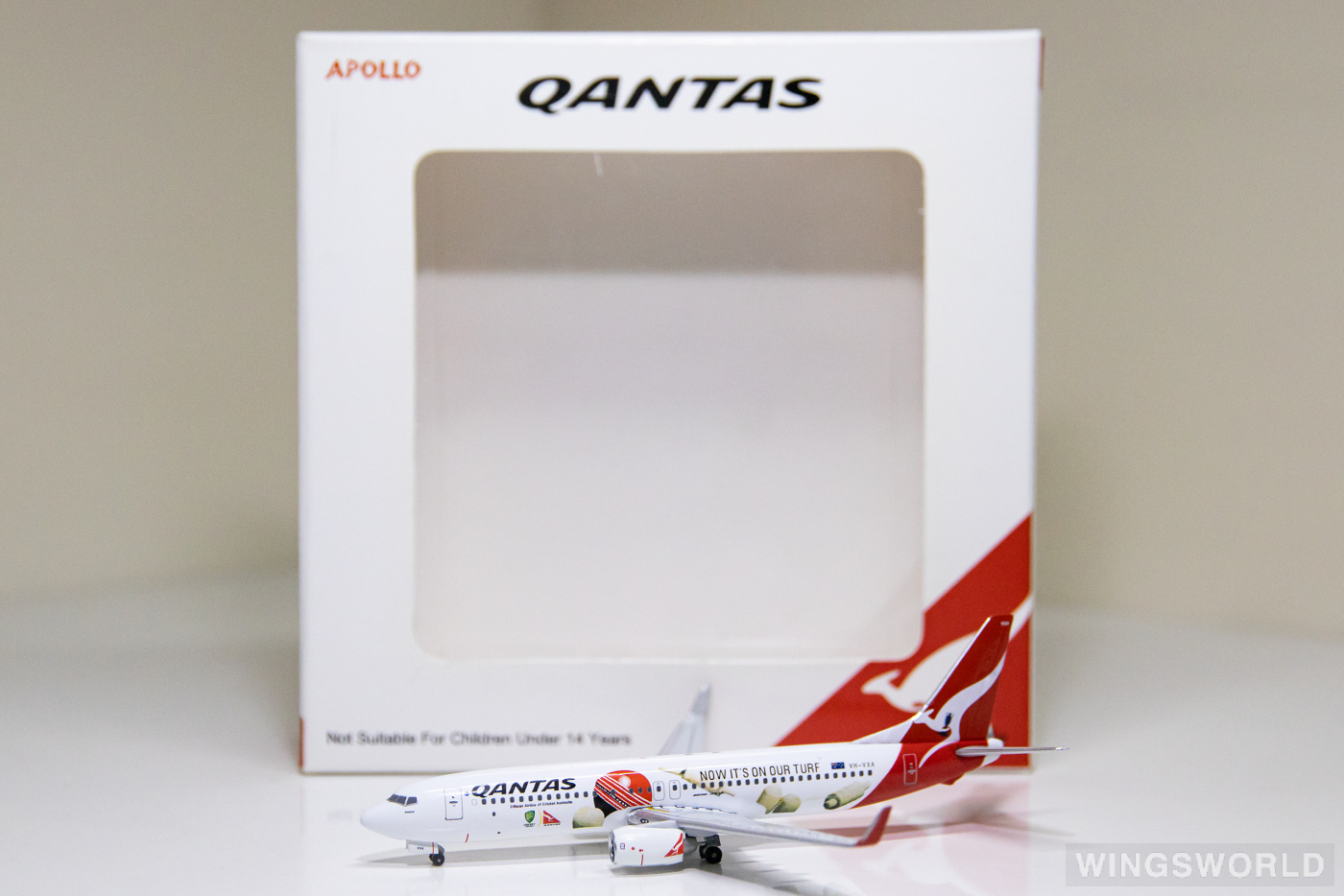 Apollo 1:400 A13075 Qantas 澳洲航空 Boeing 737-800 VH-VXA