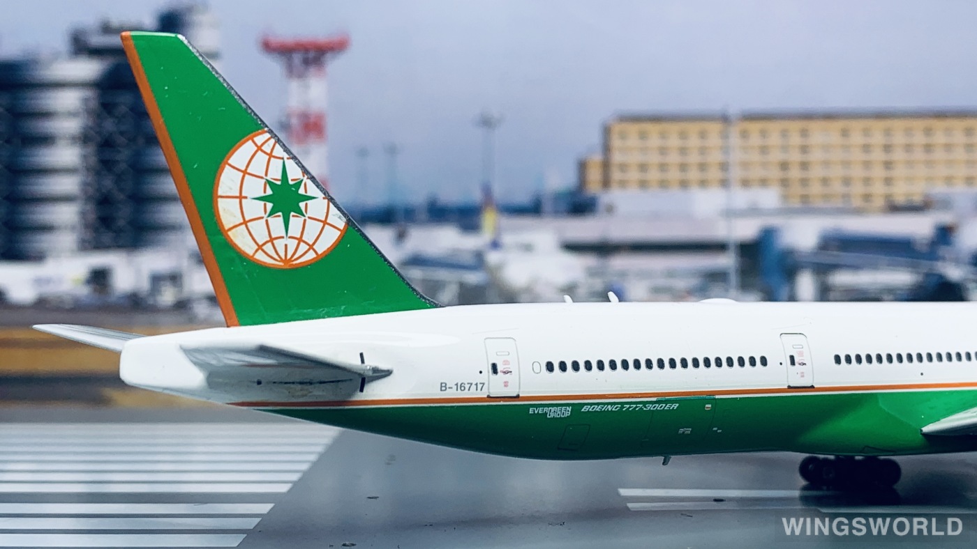 Phoenix 1:400 PH10678 EVA Air 长荣航空 Boeing 777-300ER B-16717