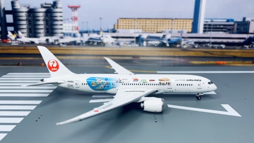 Phoenix 1:400 Boeing 787-8 Japan Airlines 日本航空PH10717 JA828J
