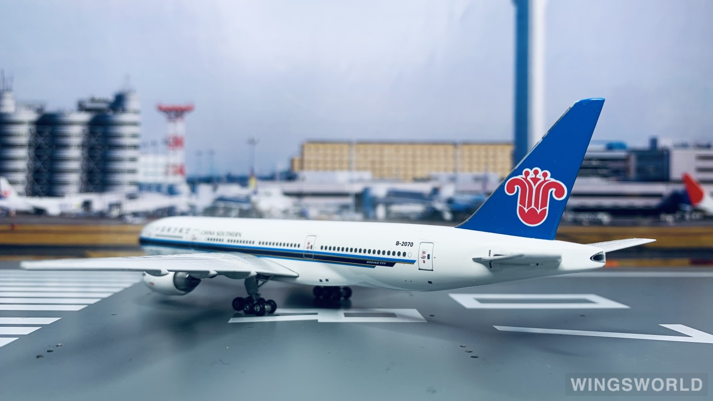 Phoenix 1:400 PH10565 China Southern 中国南方航空 Boeing 777-200 B-2070