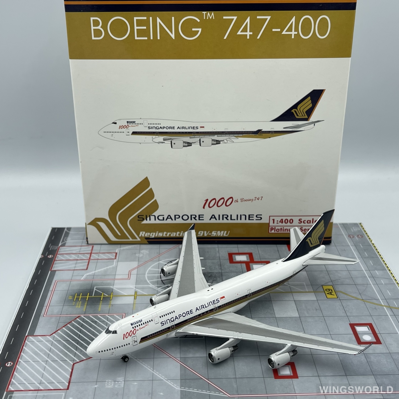 Phoenix 1:400 PH10679 Singapore Airlines 新加坡航空 Boeing 747-400 9V-SMU