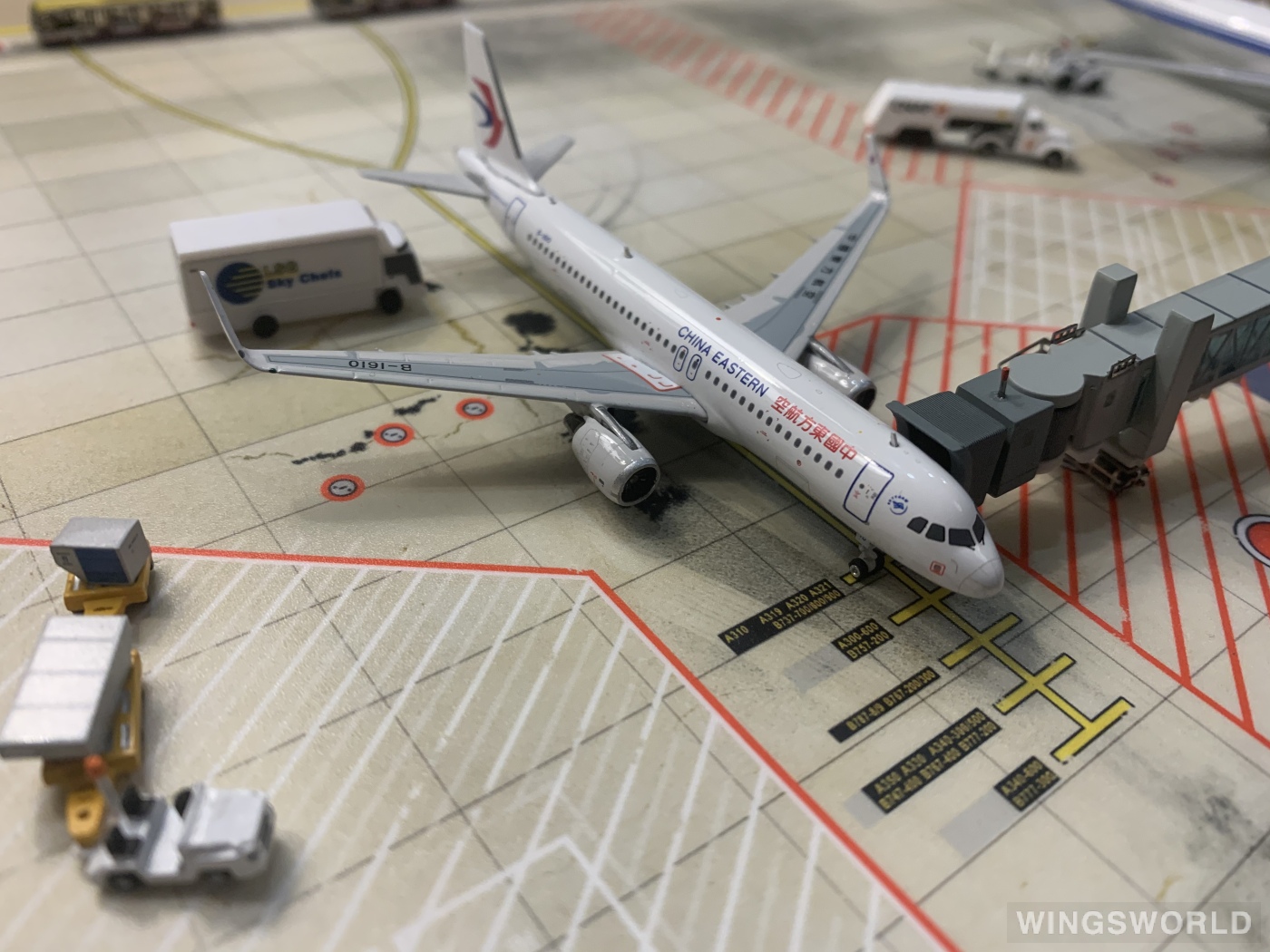 Phoenix 1:400 PH11076 China Eastern 中国东方航空 Airbus A320 B-1610