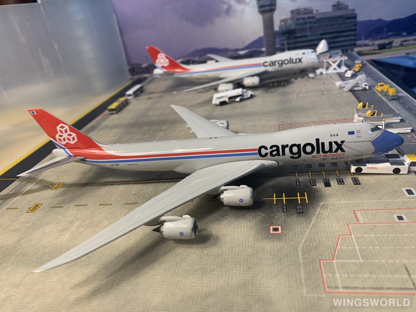 Phoenix 1:400 PH11638 Cargolux 卢森堡货运航空 Boeing 747-8F LX-VCF