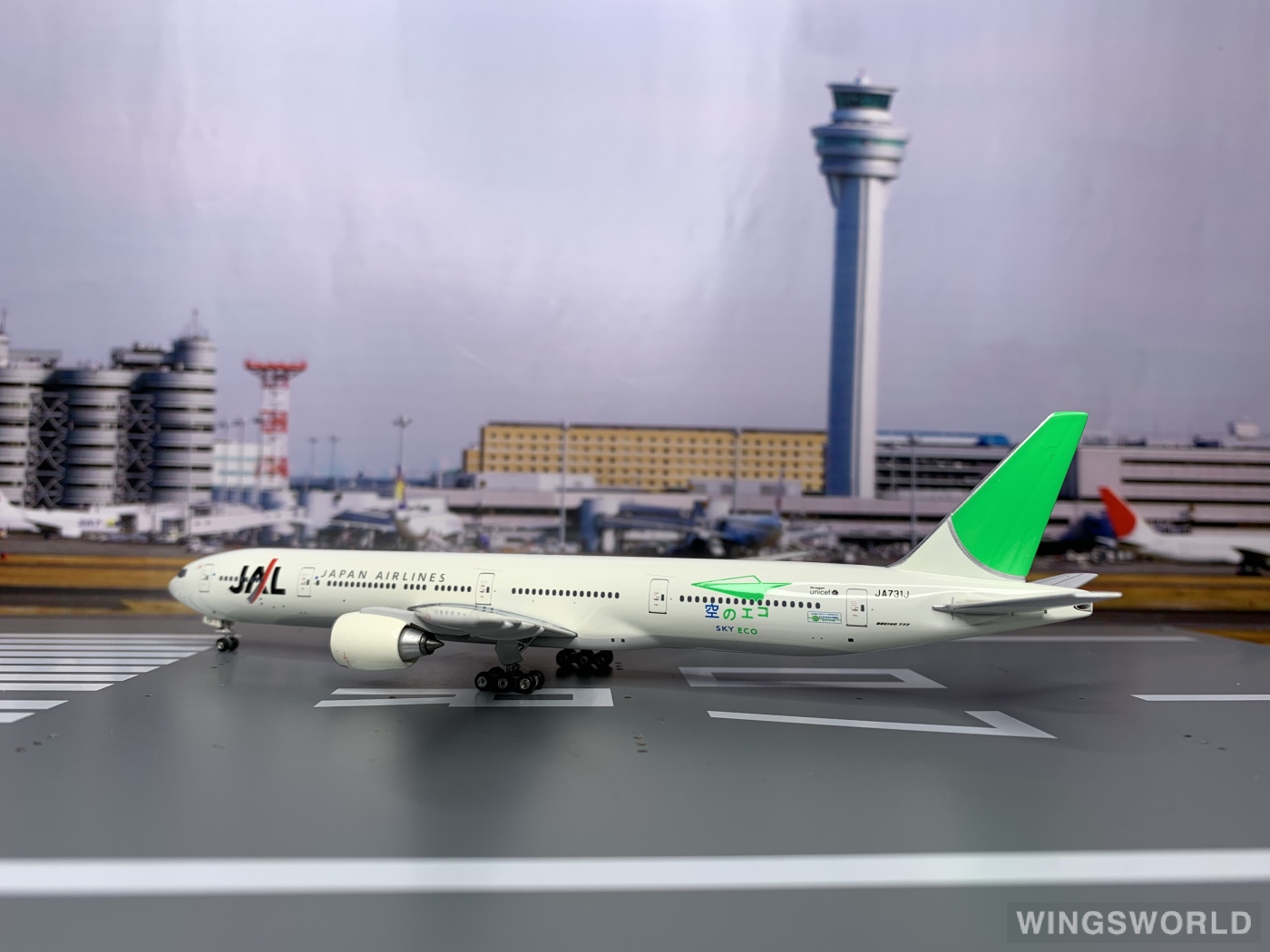 Phoenix 1:400 PH10349 Japan Airlines 日本航空 Boeing 777-300ER JA731J