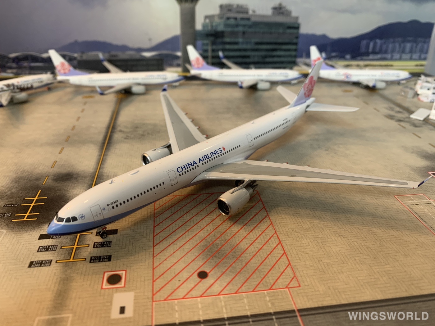 Phoenix 1:400 PH11249 China Airlines 中华航空 Airbus A330-300 B-18359