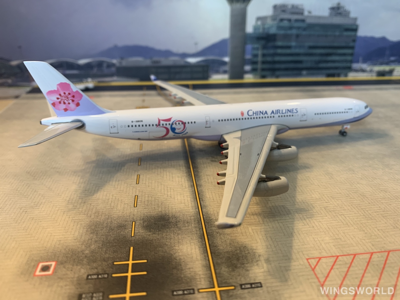 Phoenix 1:400 PH10346 China Airlines 中华航空 Airbus A340-300 B-18806